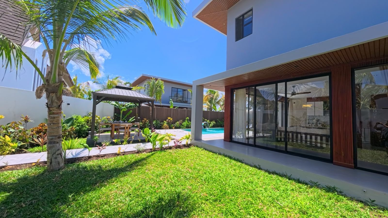 Flora Grand Villa photo 3