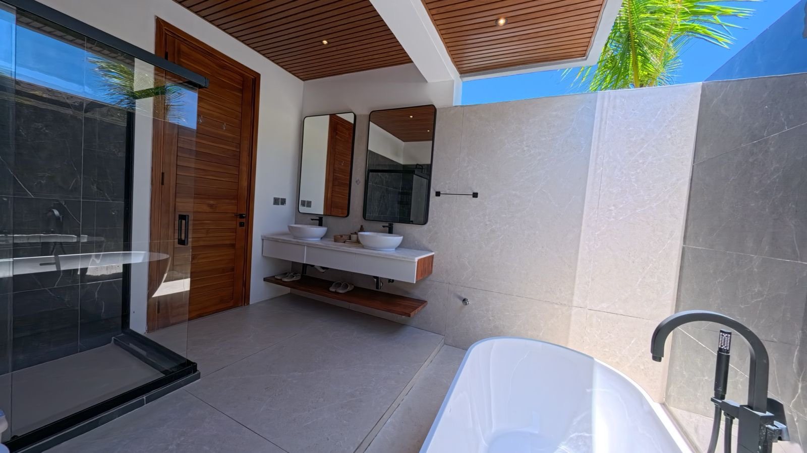 Flora Grand Villa photo 12