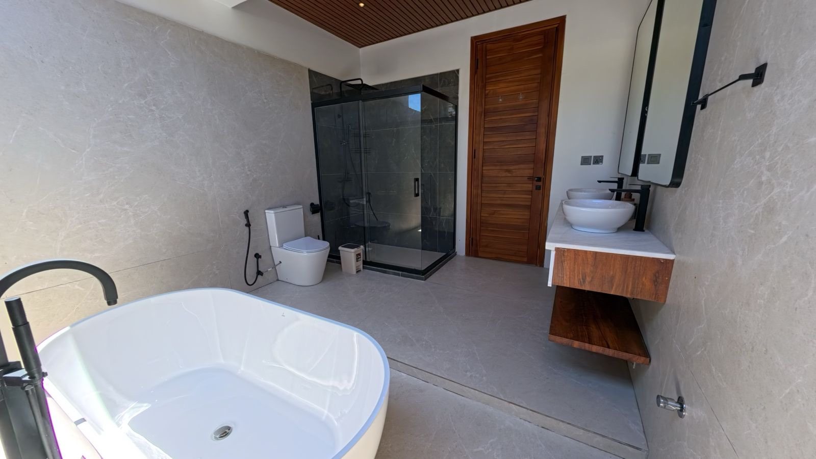 Flora Grand Villa photo 15